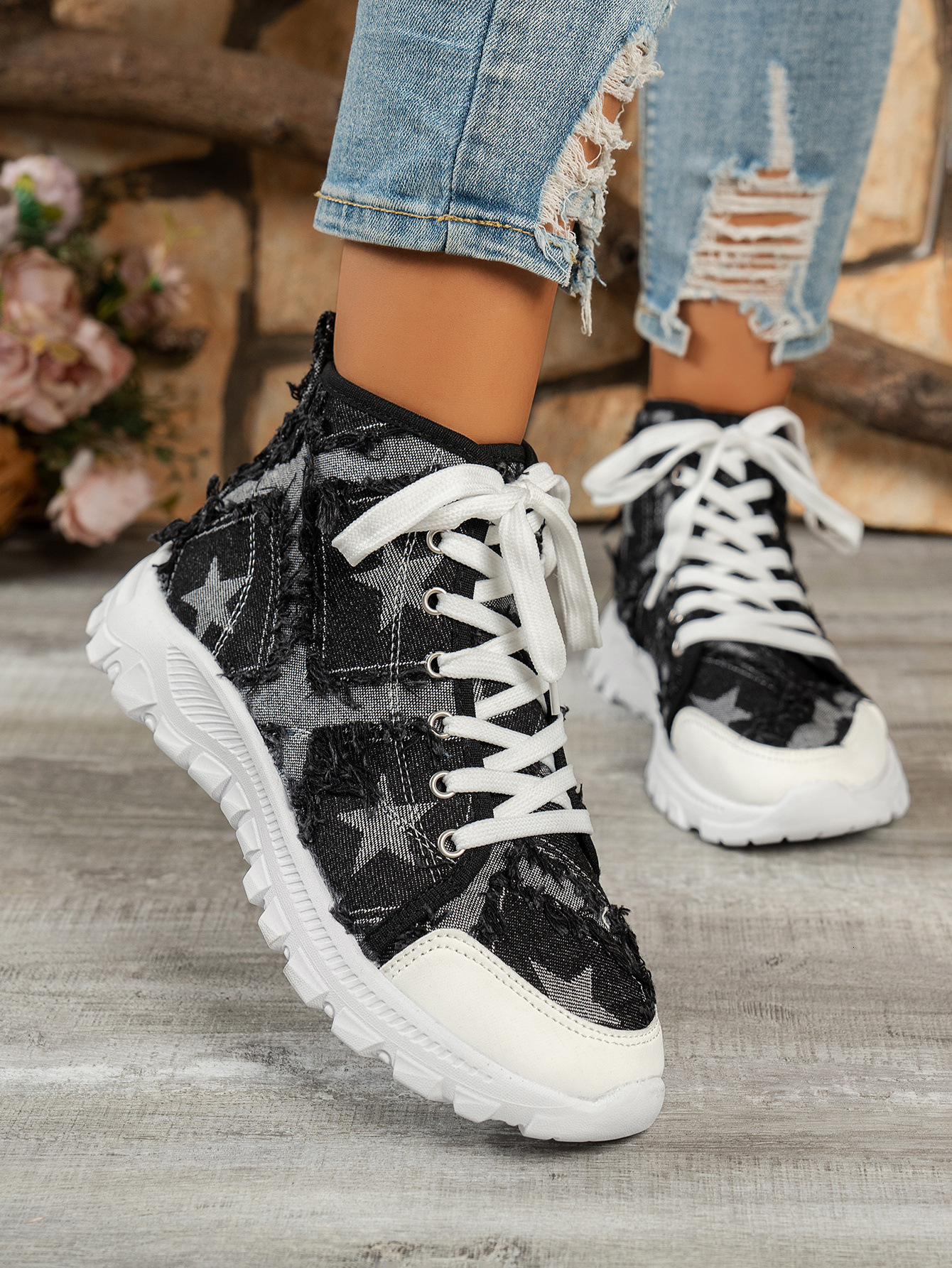 2024 new high top women's denim five pointed star plus size lace up versatile sports and leisure single shoes