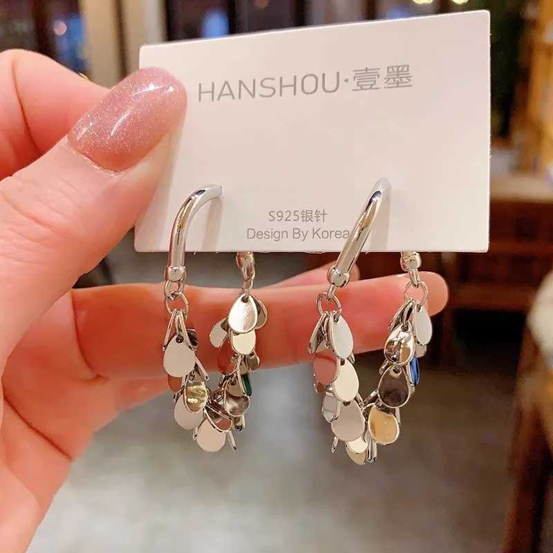 Retro solid color metal U-shaped tassel sequin earrings simple temperature drop shaped earrings unusual accessories for party girls X241106