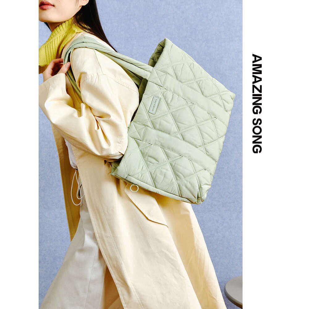 Amazing Song Down Tote F/W New Light And Waterproof Large Capacity Laptop Bag