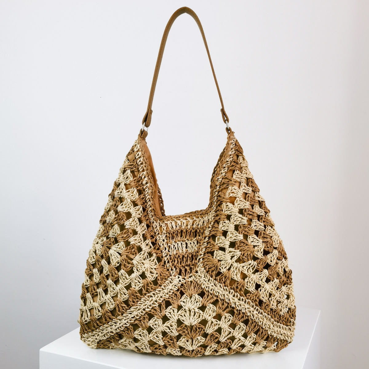 New Handmade Grass Woven Hollowed Out Square Flower Triangle Designer Contrasting Color Knitted Single Shoulder Handbag