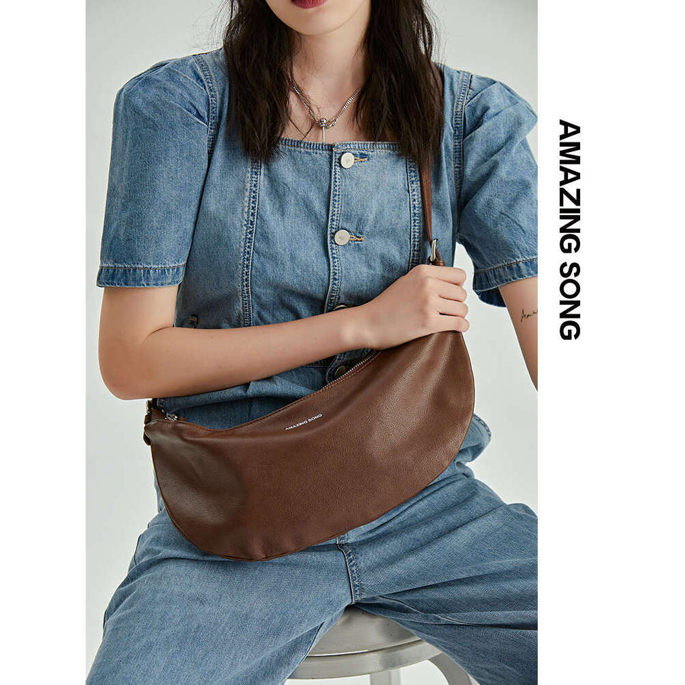Amazing Song Soft Leather Crossbody Bag Fanny Chic Simple Chest Pack