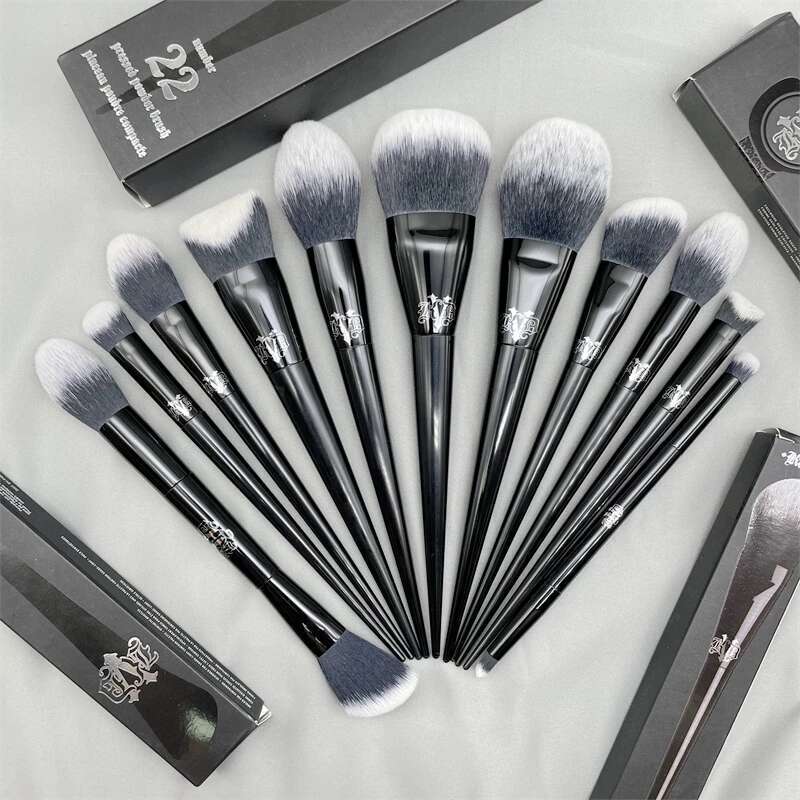 KVD 11Pcs Full Set Of Powder Foundation Shadower Concealer Highlighter Sculpting Brush Makeup Tool Maquiagem