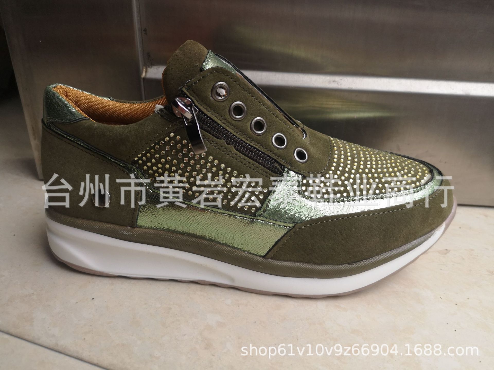 2024 Summer New Thick soled Slope Heel Casual Sports Water Diamond Single Shoes, Large Women's Shoes