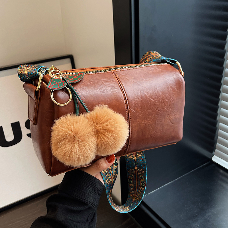New high-capacity women's bag with PU texture soft leather shoulder bag, fashionable and simple solid color handbag, retro casual bucket bag