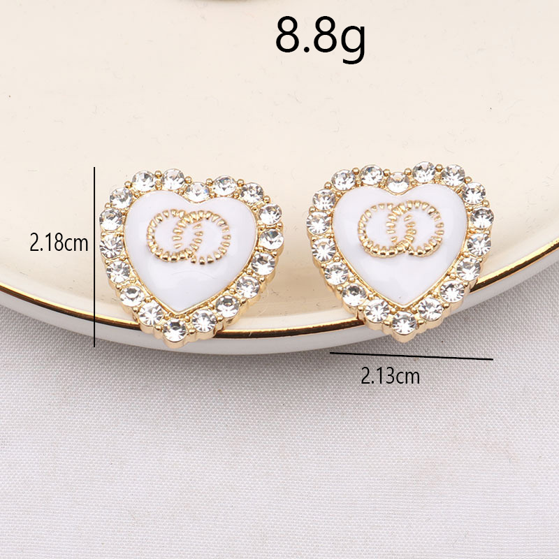 Simple Stud Earrings Fashion Women Gold Silver Heart Pattern Round Letter Crystal Pearl Earring Sweet Girls Wedding Party Gifts Classic Jewelry Accessories