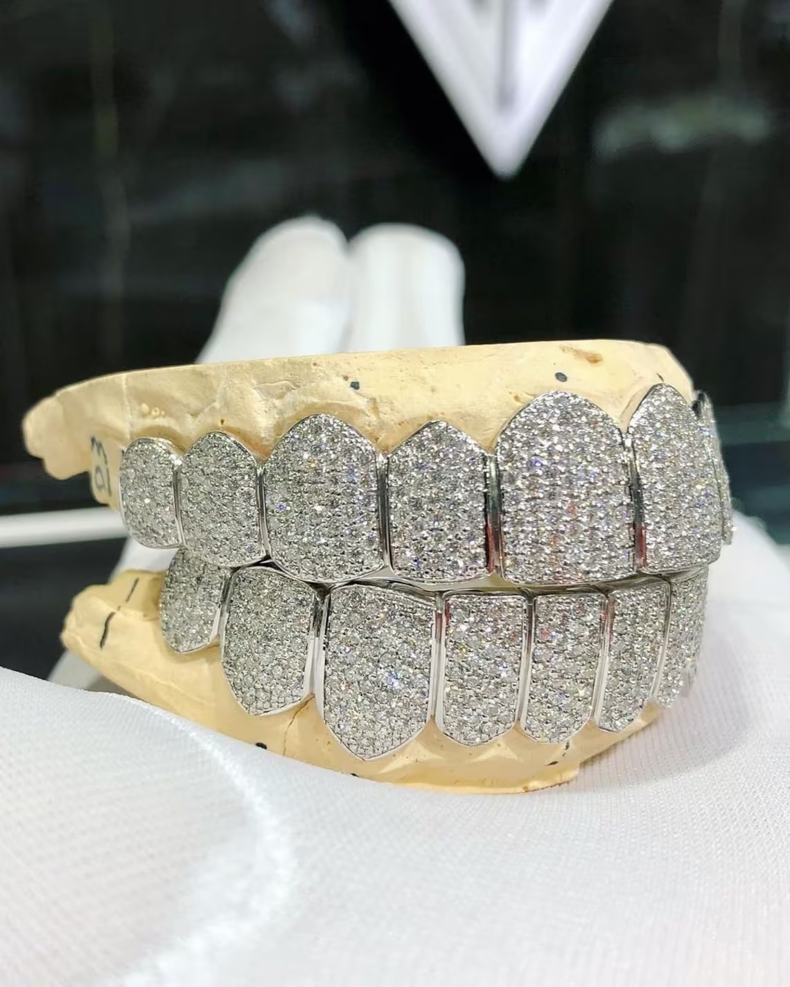 Eent Quality Most Expensive Sier Studded Moissanite Dia Teeth Available At Affordable Price