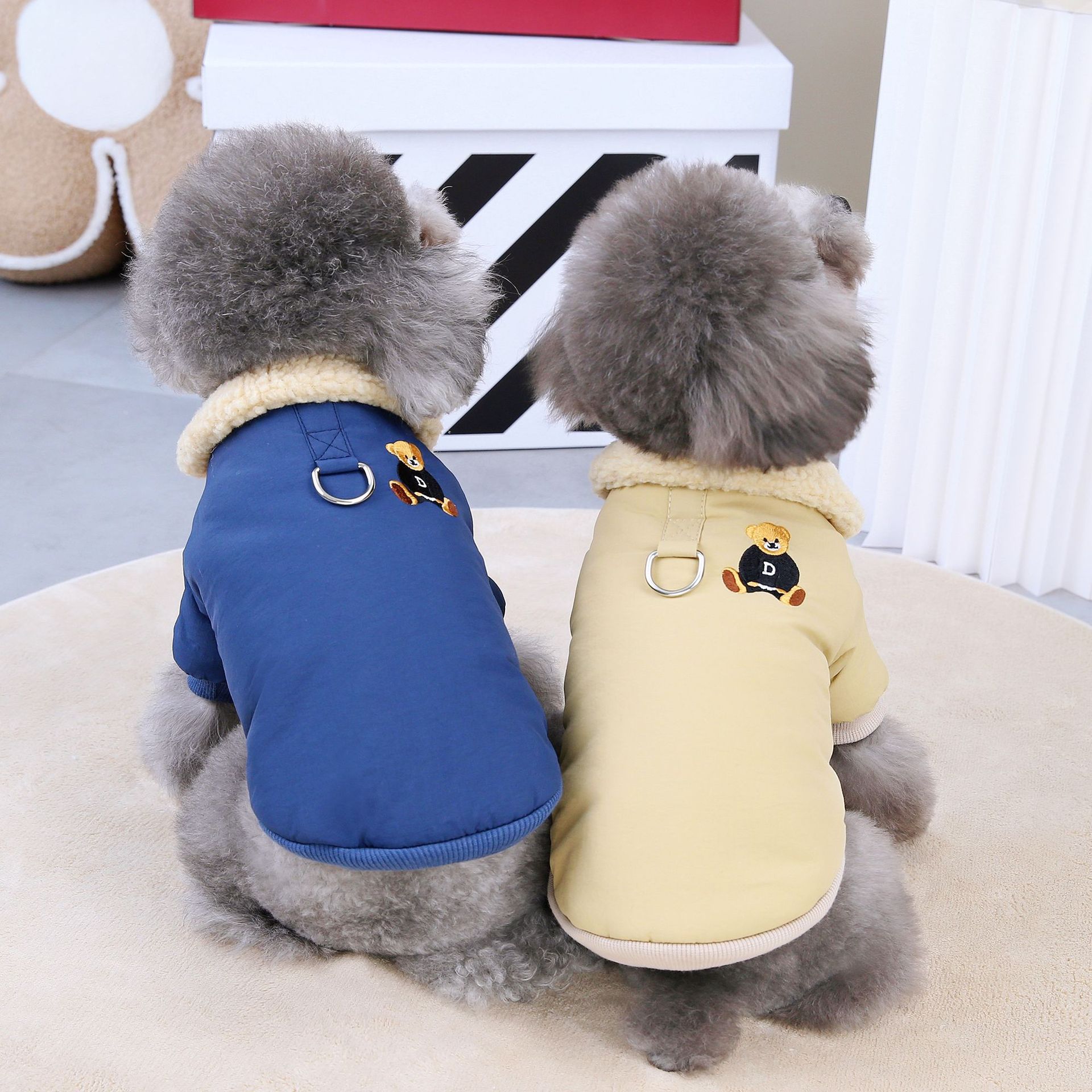 Trendy Design Winter Dog Coat Warm Fleece Dog Down Jacket with Traction Hook Dog Walking Clothes