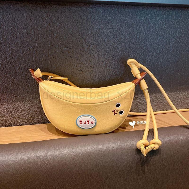 Bag Designer Fashion Classic 10a Top Nikiduncks Woman Handbagevening Bags 2024 New Cute Banana Womens Adjustable Single Shoulder Bull C