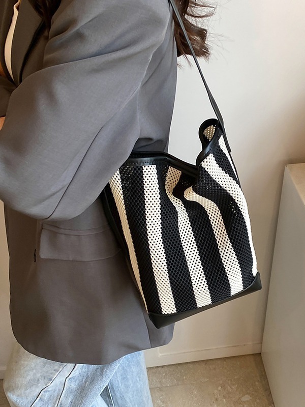 Striped Commuting Bucket For Bags Handbags Women Trend High-end Large Capacity Armpit Bag Designer