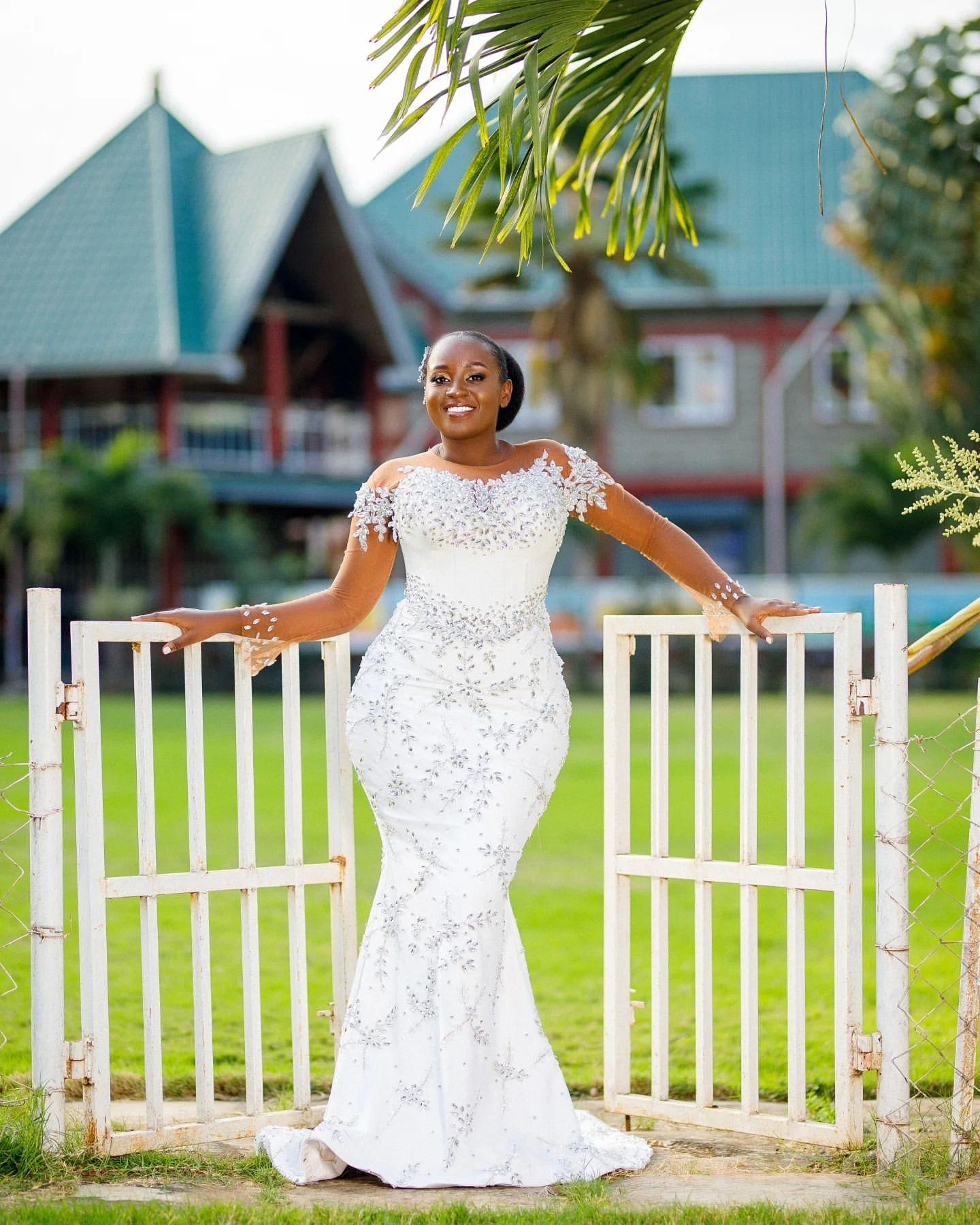 2024 Arabic Aso Ebi Plus Size White Mermaid Wedding Dresses Rhinestones Lace Full Sleeves Detachable Train Luxurious Bridal Gowns Dress ZJ0249