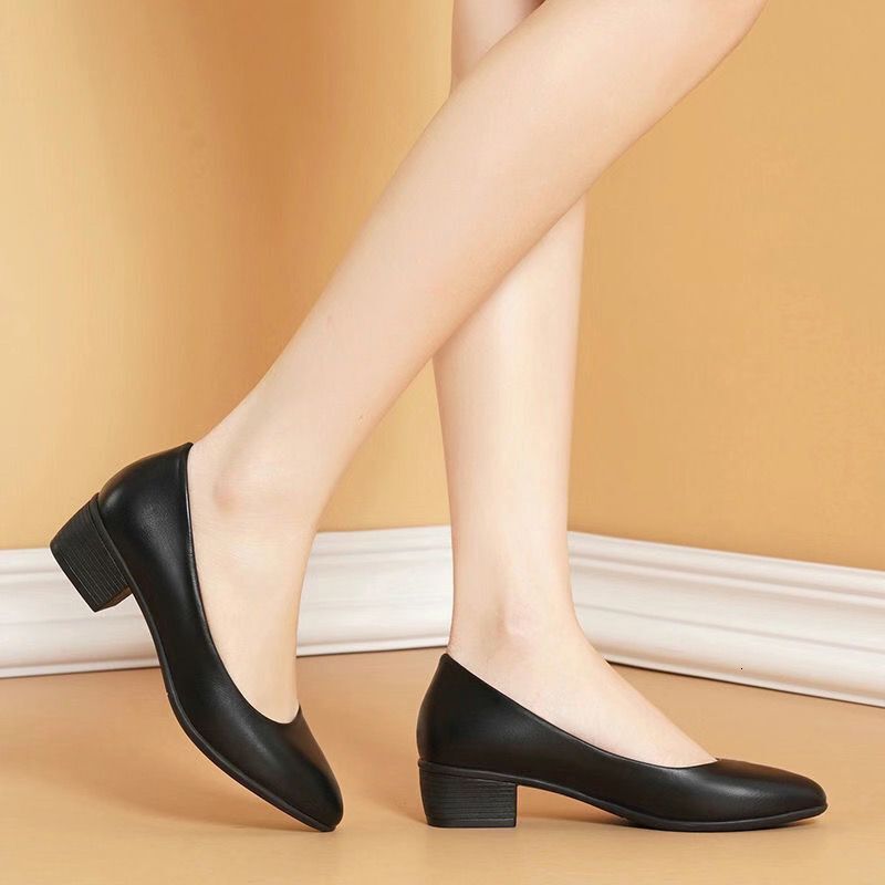 Sophisticated Black UNMUN Leather Pumps for Women - Durable and Slip Resistant Shoes Suitable for Business Attire