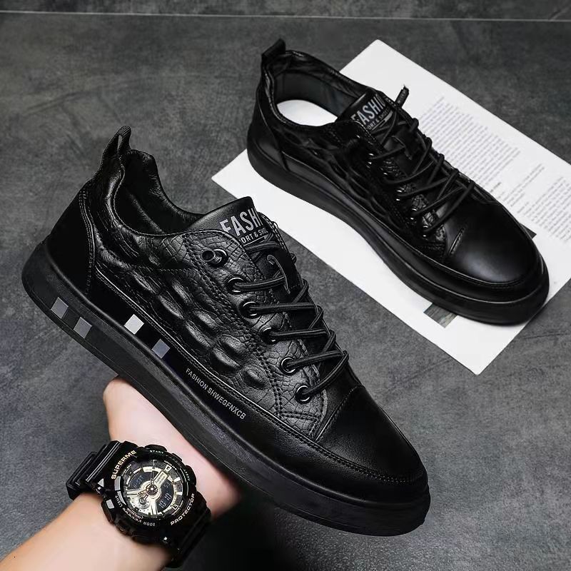 Men's casual sports Korean version fashion versatile spring and autumn outdoor hiking travel flat bottomed lace up PU running board shoes