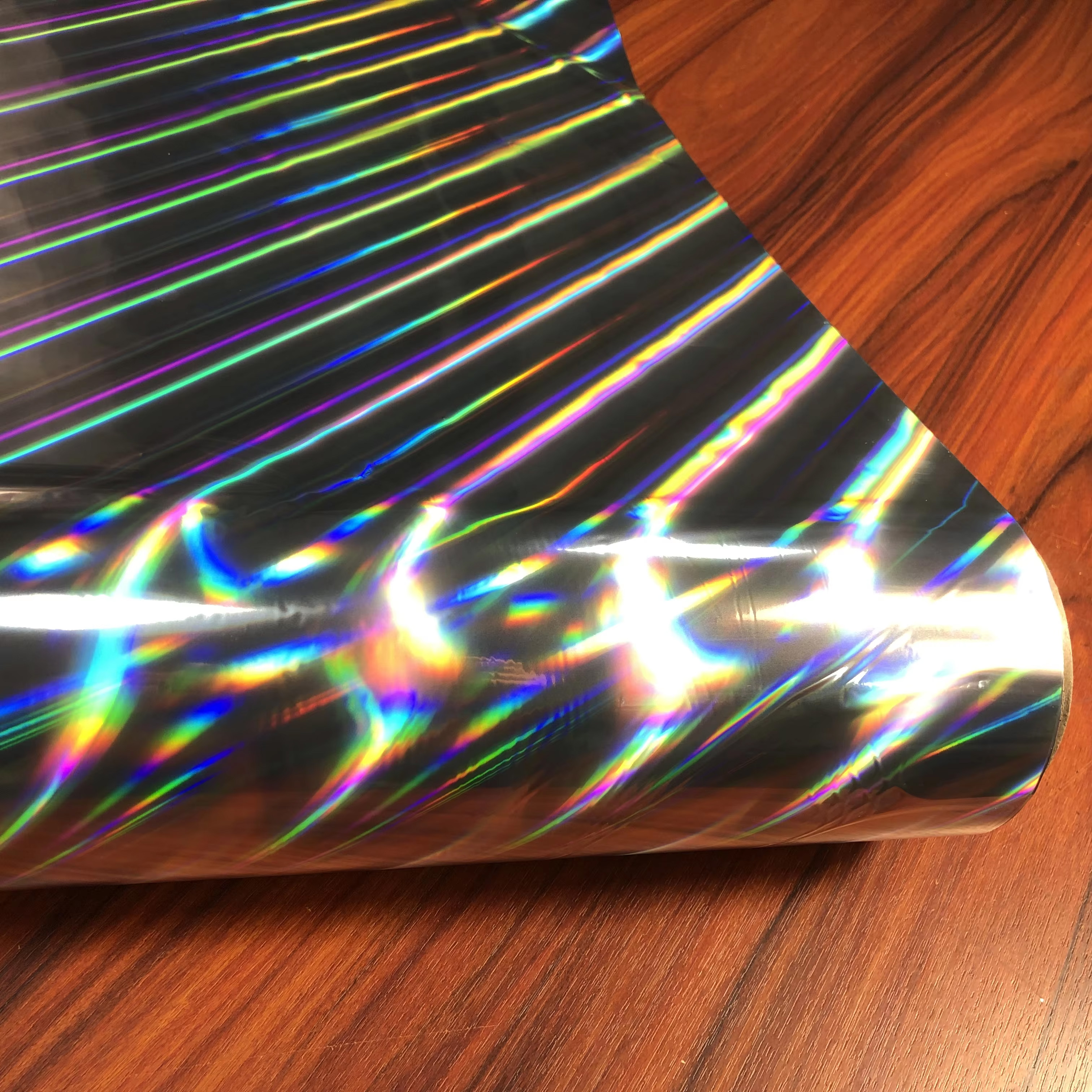 Eco-Friendly Holographic Gift Wrap - Reusable & Sustainable Packaging Paper