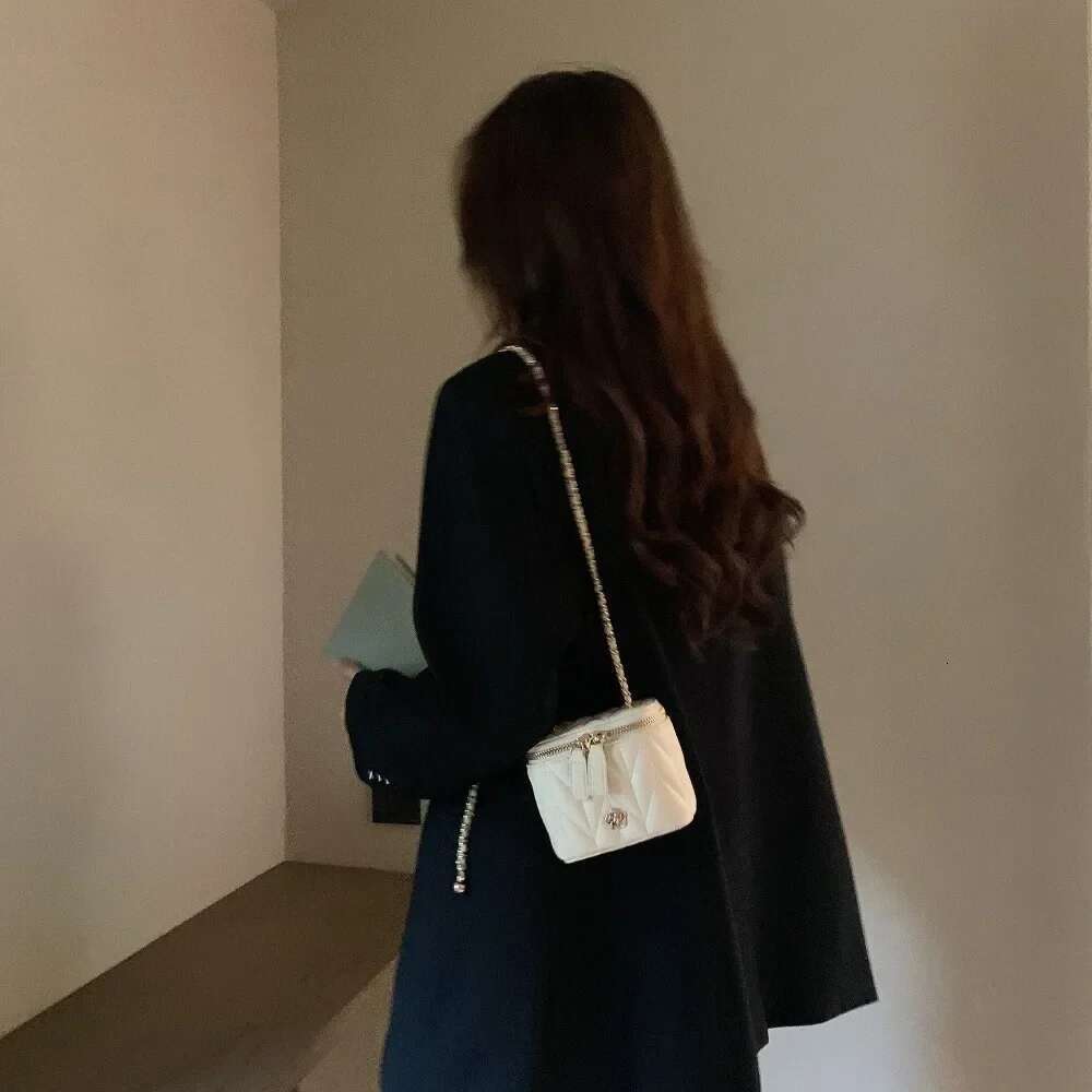 Designer Bag New Fashionable Versatile Small Golden Ball Chain Box Bag Bag Niche High-End Casual Diamond Shoulder Messenger Bag Shoulder Bag