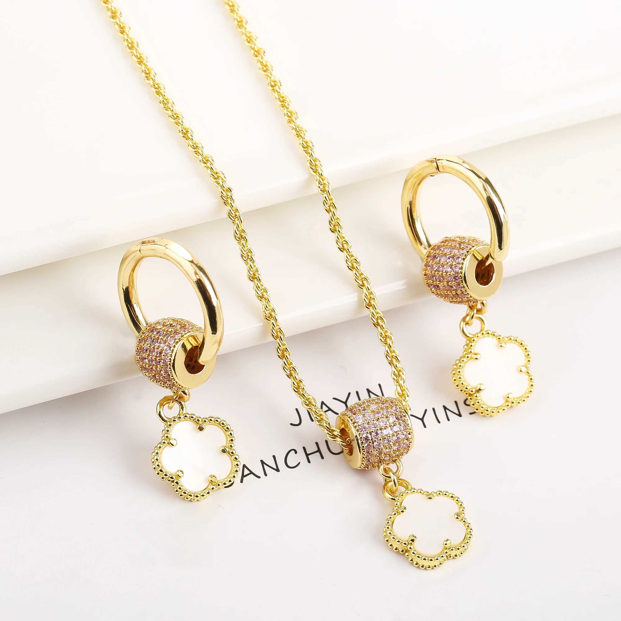 Luxurious shiny zirconia earrings suitable for fashion five leaf flower earrings necklace sets party jewelry and shampoos X241106