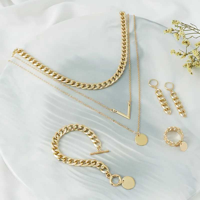 Sn piece set fashionable Mtilayer retro V-shaped necklace used for earrings jewelry aluminum chain bracelet X241106
