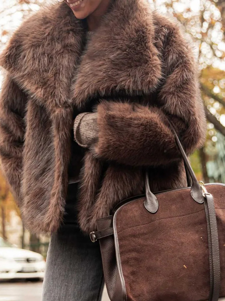 Womens Brown Long Sleeved Buttons Faux Fur Coat Winter Thick Warm Fury Turn-down Jacket Female High Street Outerwear 241106
