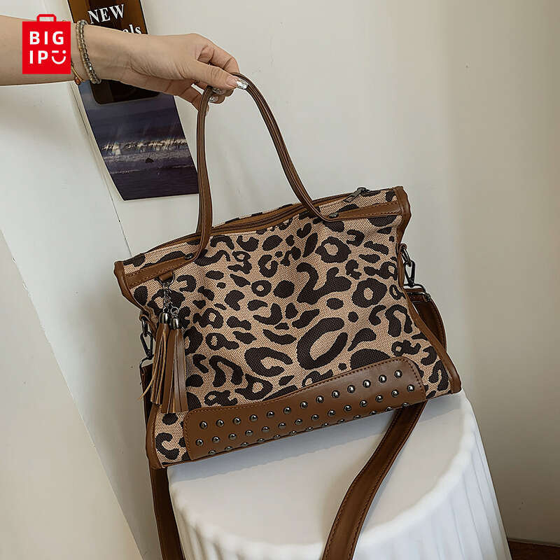 Designer Bag Fashion Leopard Pattern Shoulder Bag For Women 2024 Retro Rivet Handbags Designer Leather Ladies Crossbody Bag Large Canvas Tote