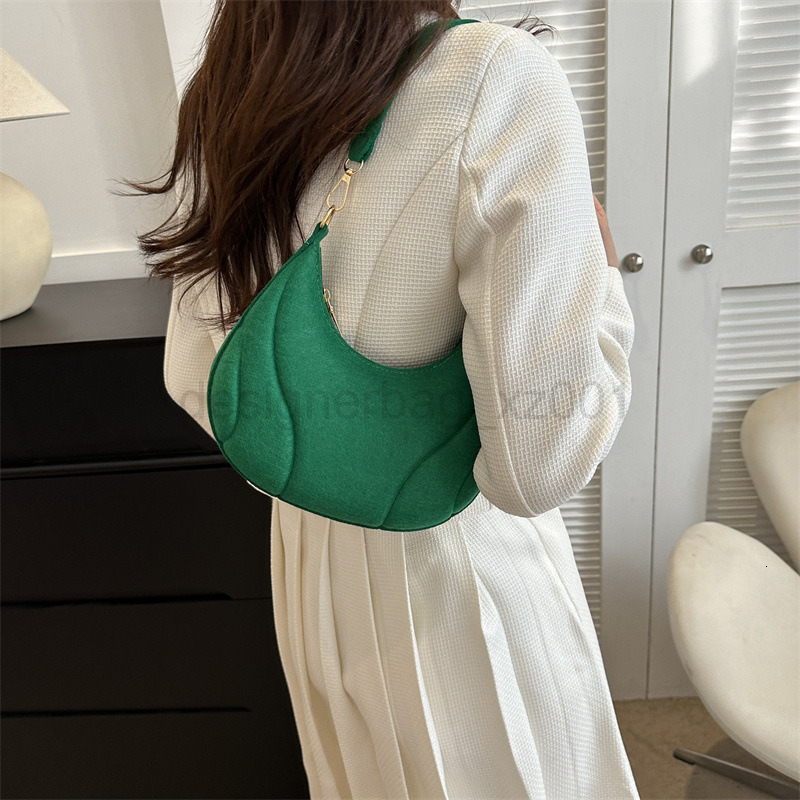 Fashion Classic Bag Designer 10a Top Nikiduncks Woman Handbagevening Bags 2024 Winter New Womens Half Moon Underarm Niche Design Highen