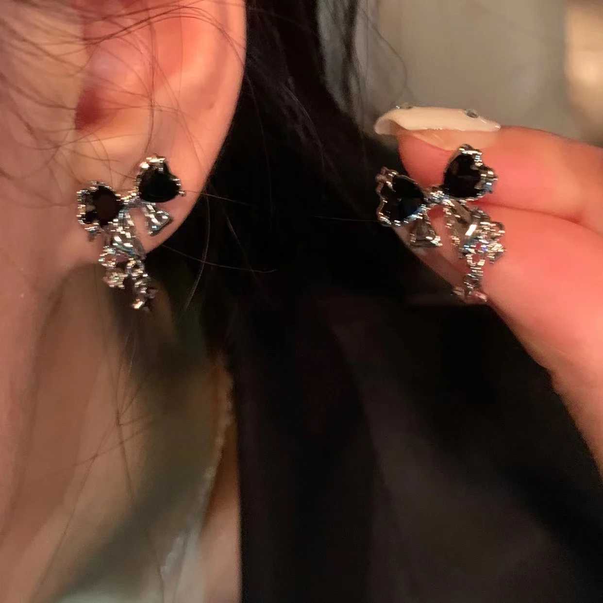 Y2K bow zircon stud earrings used for stylish Korean silver crystal personalized earrings girls party jewelry gifts X2411061