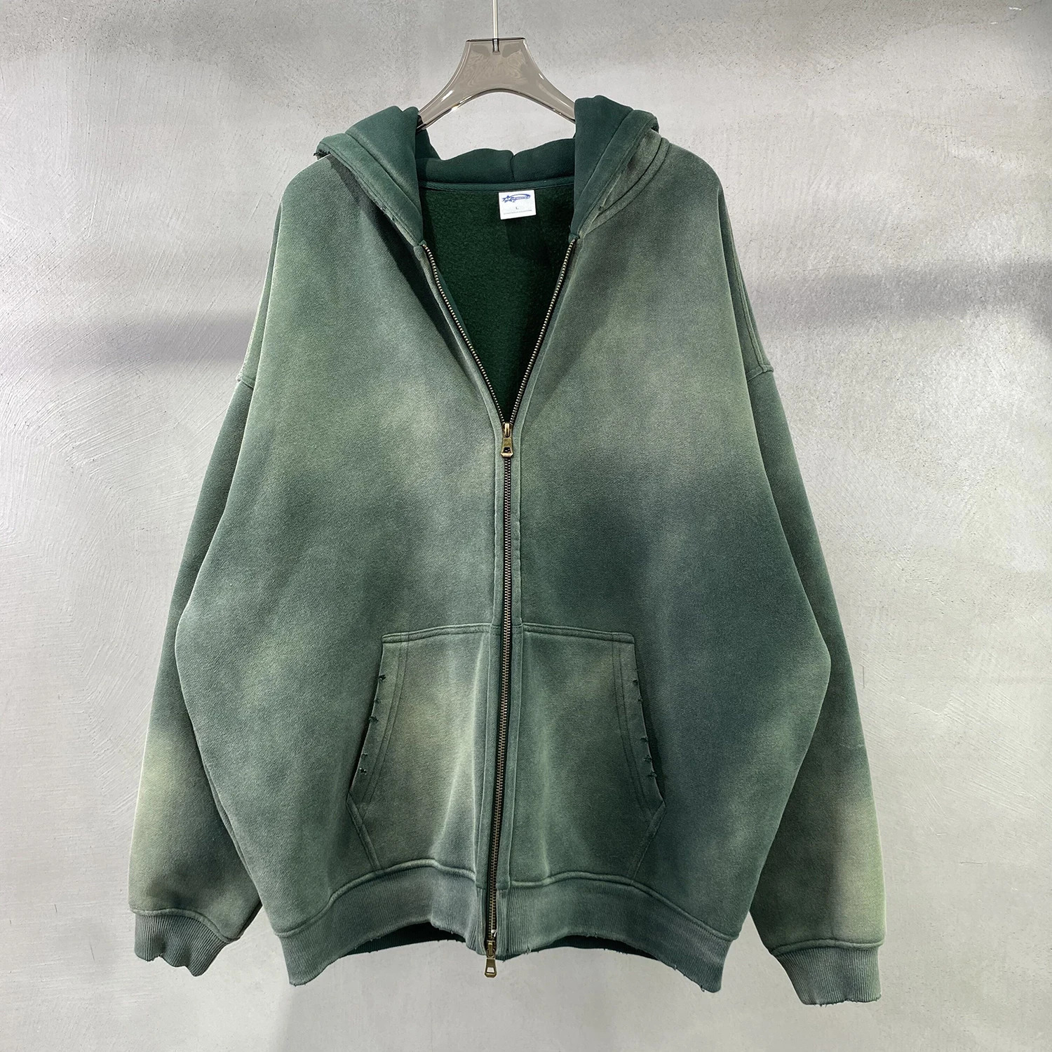 Mens oversized long sleeved washable double zipper cardigan loose and plush gradient womens hooded sweatshirt winter floral 241106