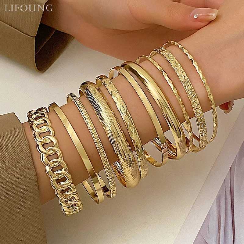 10 piece metal bracelet set suitable for Wenzhong style punk texture fashion jewelry classic holiday accessories gift 2023432 X241106