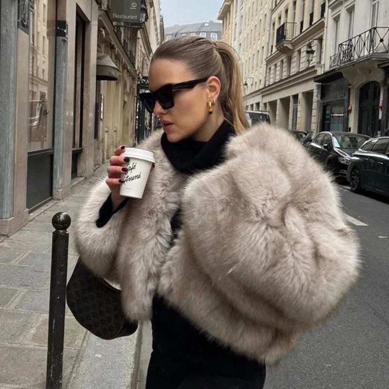 Iconic Street Fashion Week Gardient Cropped Faux Coat Women Winter Cool Fluffy Short Fur Jacket 241106