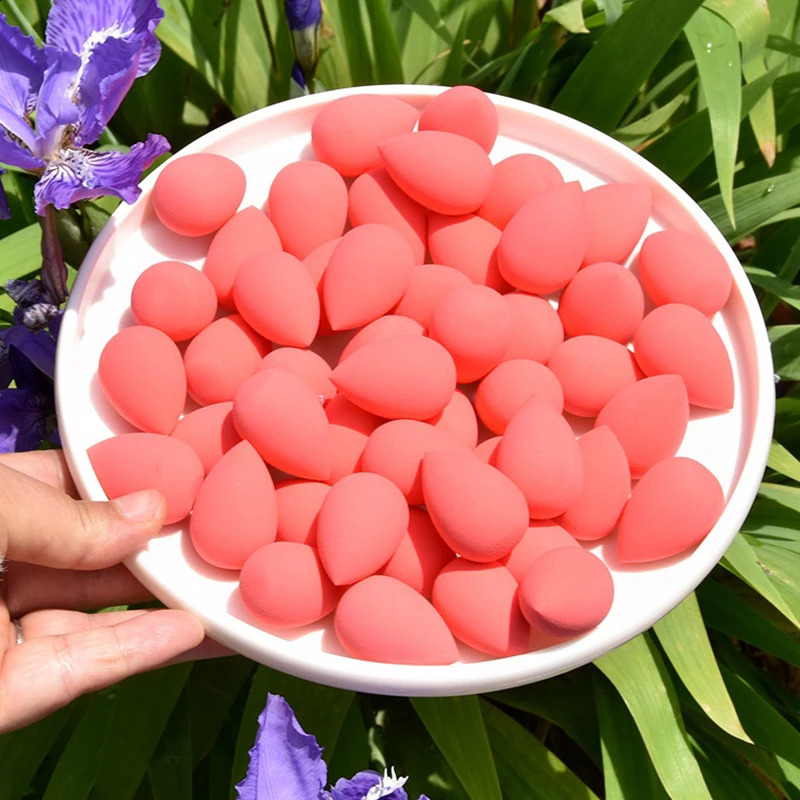 Wholesale 100 pieces of mini cosmetic sponge small cosmetic egg cosmetic powder puff basic cream concealer cosmetic mixer tools 241105