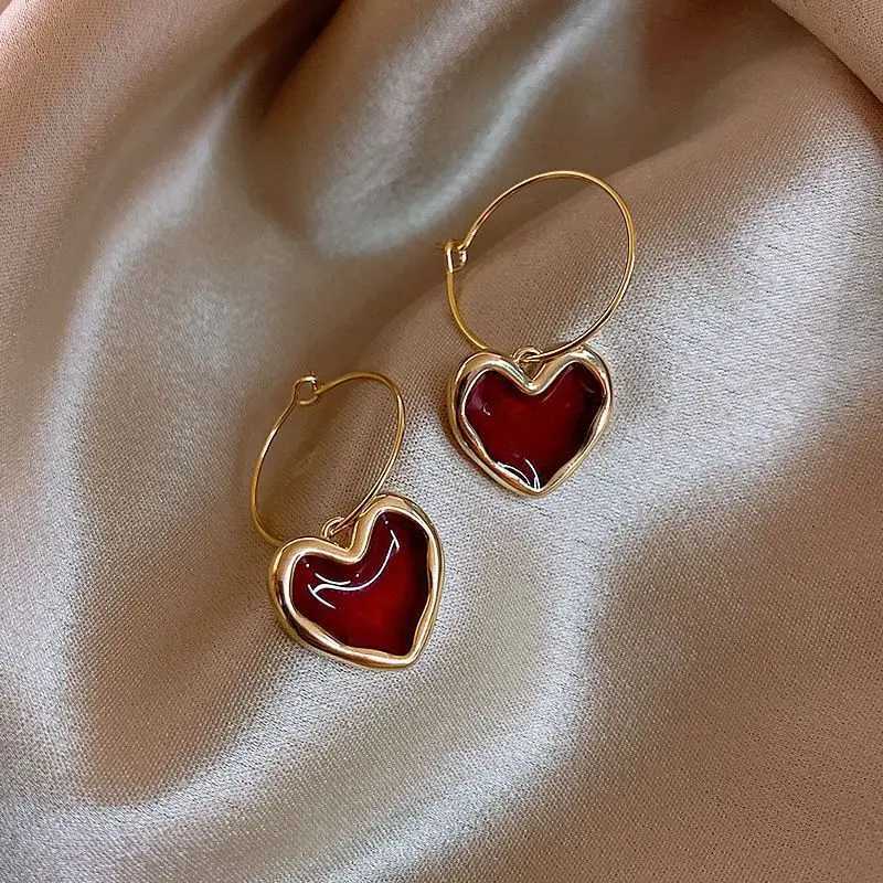 Sweet Burgundy Enamel Earrings Used for Text Gold Metal Peaches Pendants Retro Jewelry Girls Brinks X241106