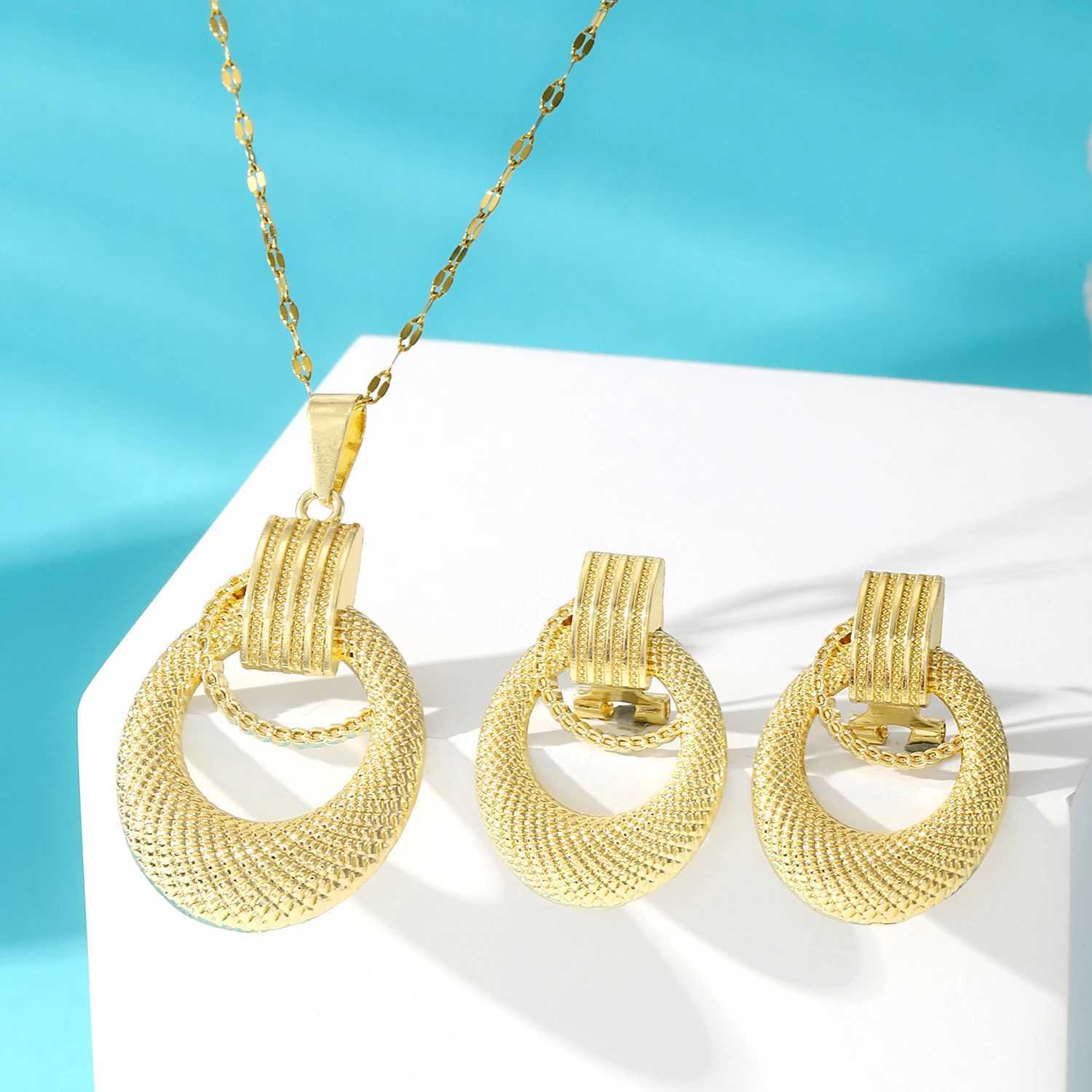 Exquisite stainless steel chain Geely pendant necklace stud earrings for Wen Fashion Party jewelry set accessories X241106