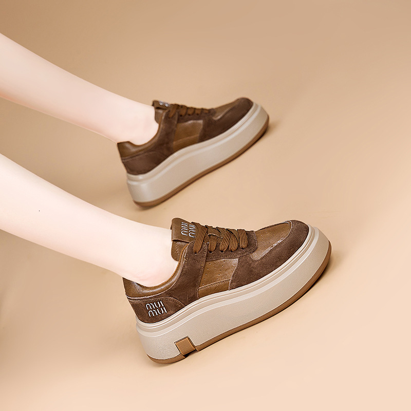 Top layer cowhide casual shoes women, 2024 autumn and winter new flat bottomed Korean version versatile board shoes, comfortable for student women