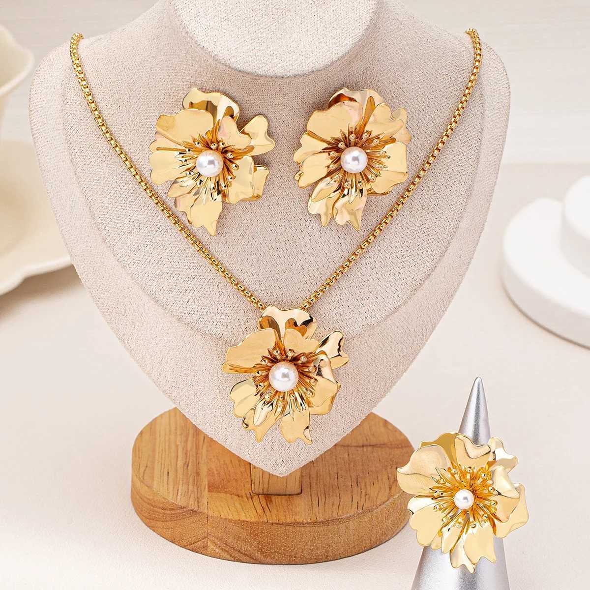 European and Fashion Imitation Pearl Necklace Fashion Edition Accessories Wreath Earrings Wen Jewelry Set X241106