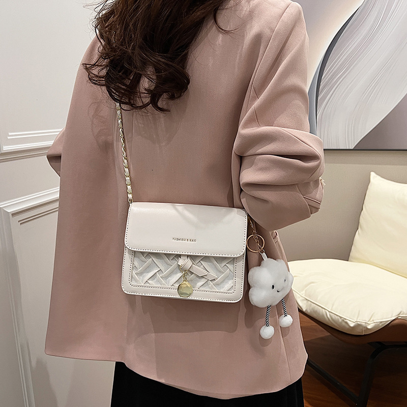 New designer's popular female new niche design, high-end chain fashion, multifunctional single shoulder crossbody bag, small square bag, fashiona