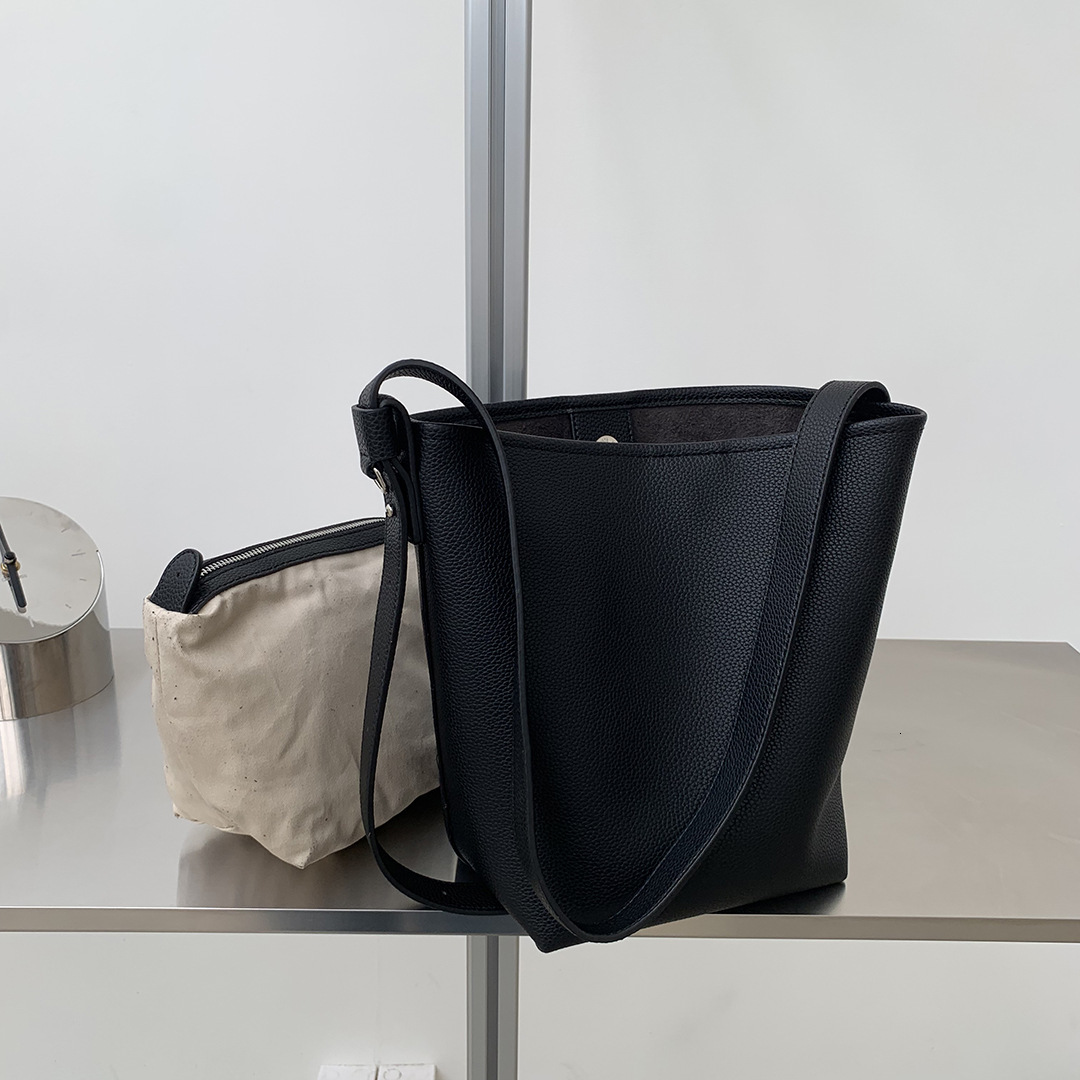 New designer Qiao Ge women's casual simple large capacity shoulder texture lychee pattern slanted body bag Autumn new fashionable bag