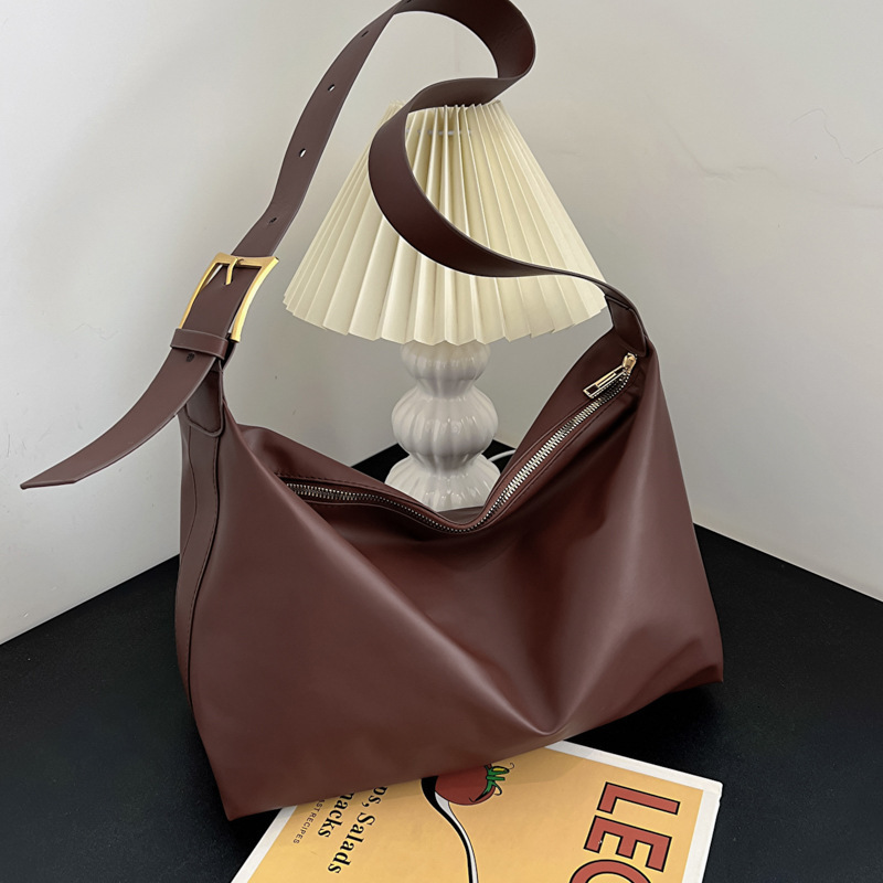 Designer's new trendy armpit casual fashion handbag autumn large capacity single shoulder women's bag fashion bag