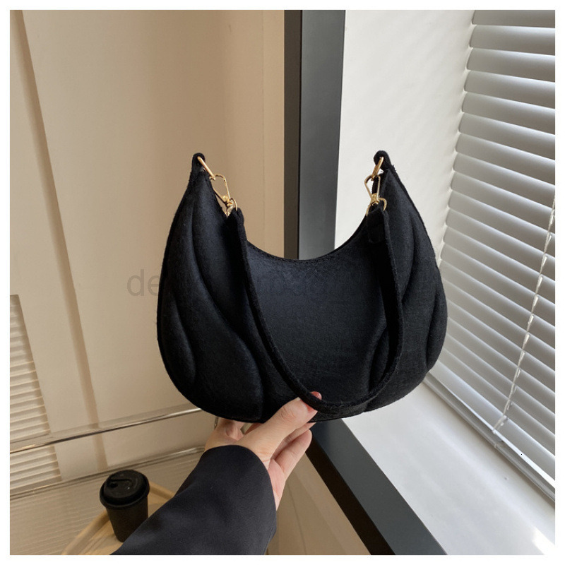 Fashion Classic Bag Designer 10a Top Nikiduncks Woman Handbagevening Bags 2024 Winter New Womens Half Moon Underarm Niche Design Highen