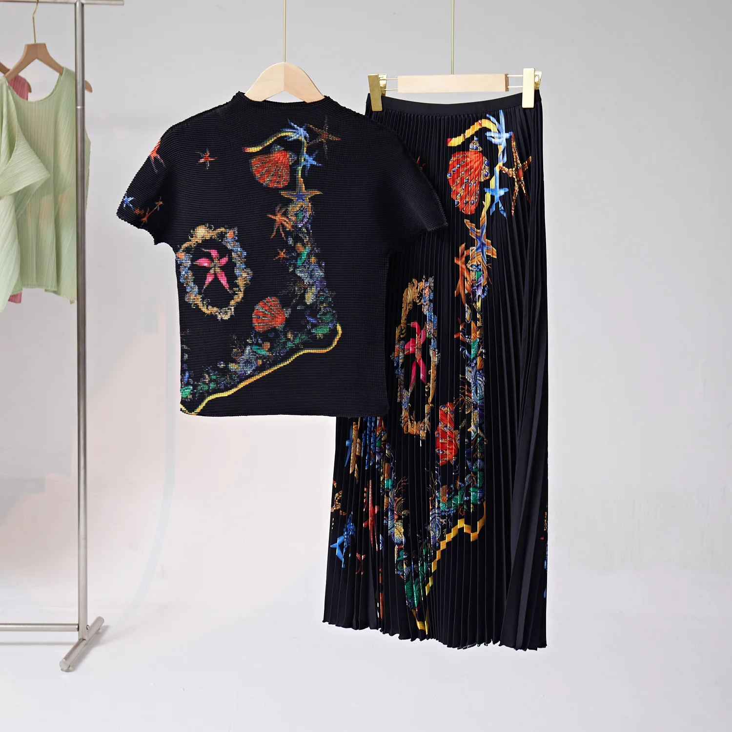 Two Piece Dress Pleated 2 Pieces Set Women's Short Sleeve Stretch Vintage Printed T-Shirt Tops High Elastic Waist Long Skirt Suit