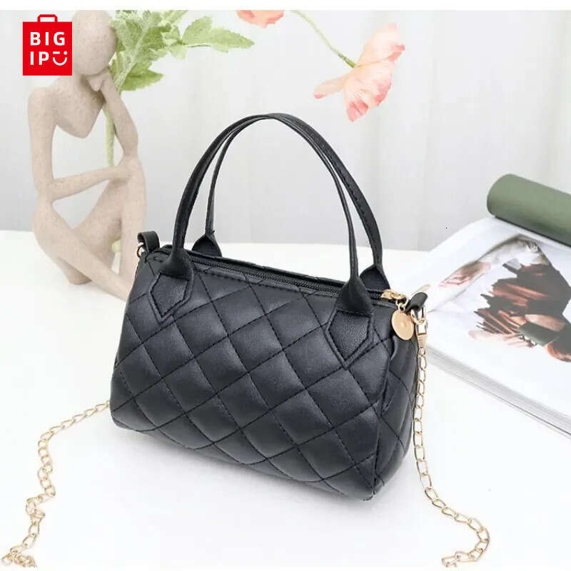 Designer Bag Crossbody Bags For Women Fashion Quilted Shoulder Purse With Convertible Chain Strap Classic Satchel Handbag Purse b50