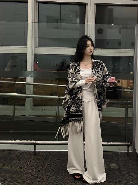 Ink black and white patterned autumn scarf, women's Korean version, versatile, high-end, warm cape shawl