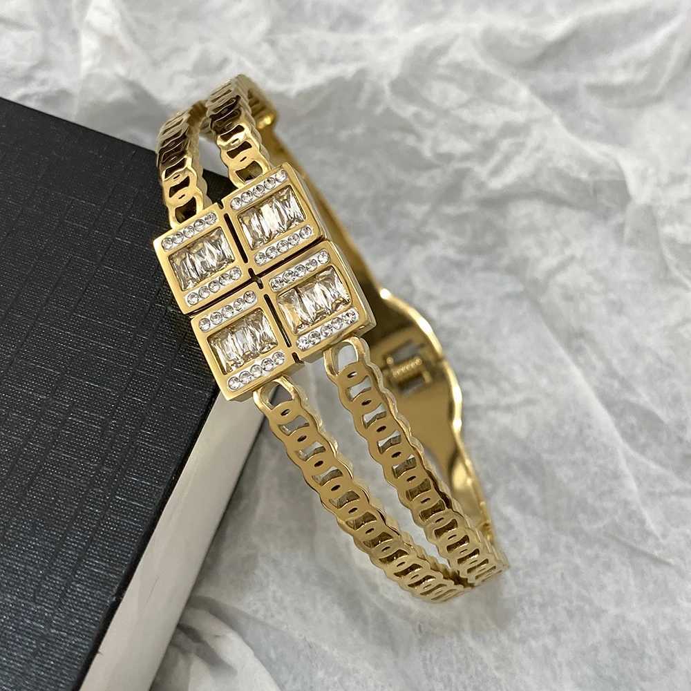 Luxurious square zircon stainless steel cuff bracelet suitable for warm and waterproof Geely gold and silver colored wristband jewelry X241106