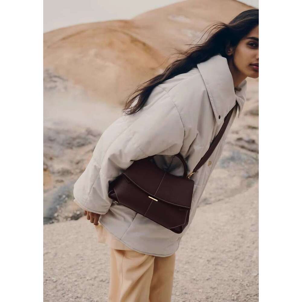 2024 New Cowhide Handbag, Fashionable Pleated Leather Shoulder Bag, French Casual High-Sensitivity Crossbody Bag