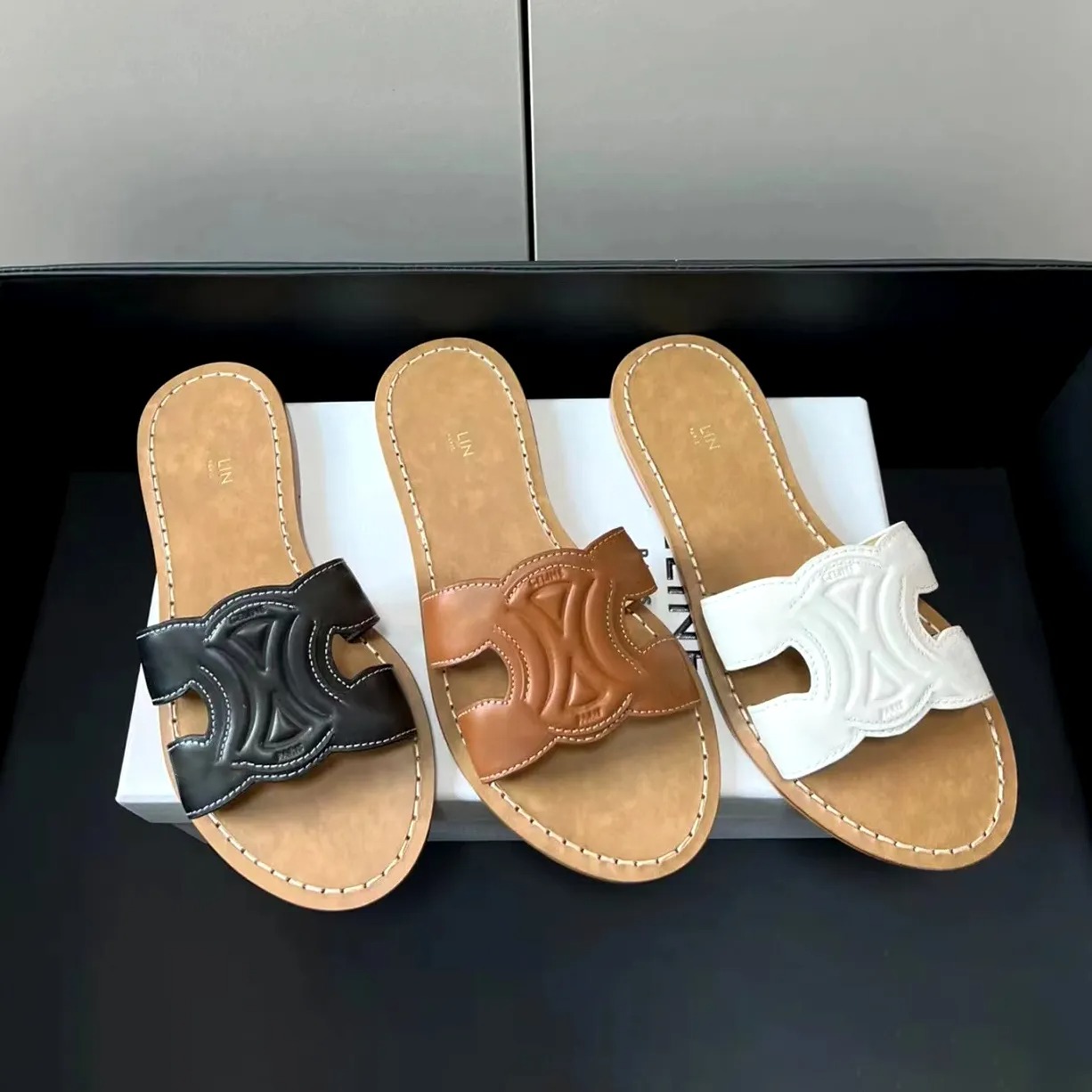 womans Slippers sandal Mules Clogs luxury Designer Slides Flip flops POOL Flat heel Sliders outdoors mens travel Casual Shoes Summer celins Beach Slide
