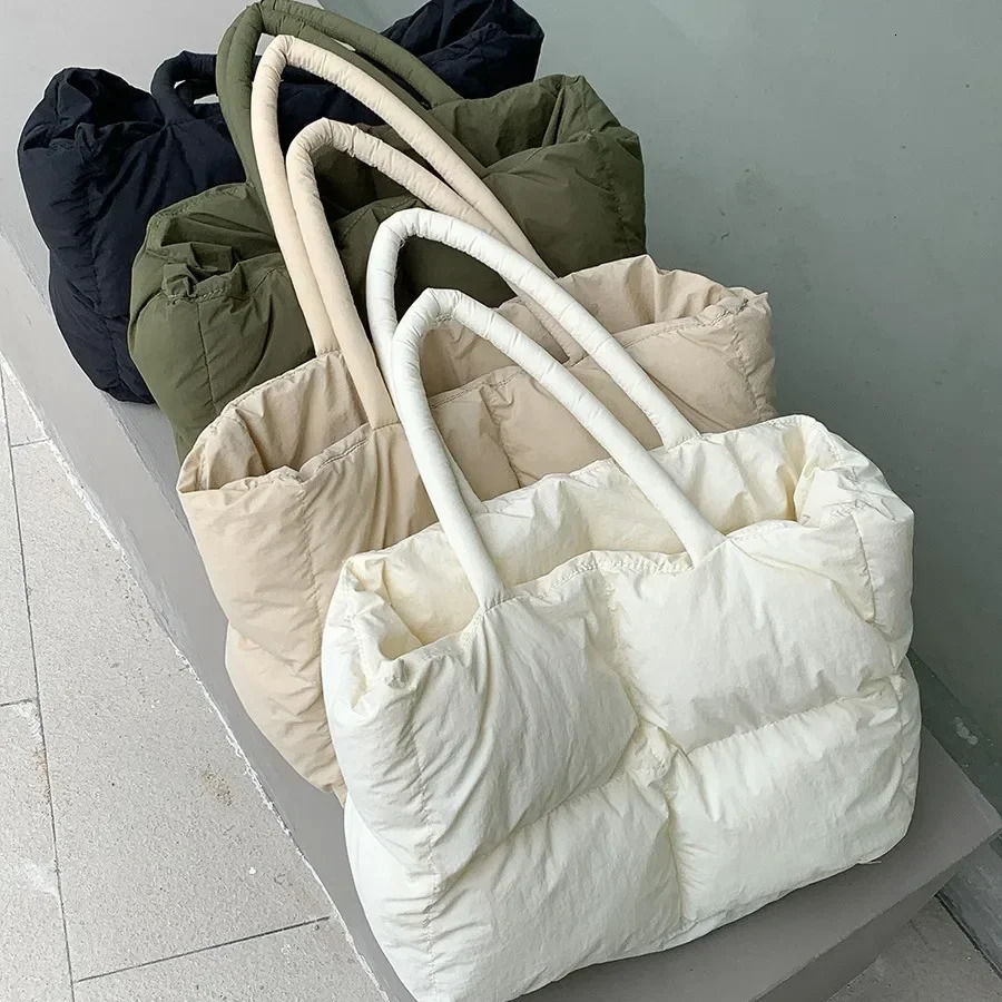 Cotton padded handbag large blanket womens shoulder bag fluffy space handbag womens warm soft shopping bag241106
