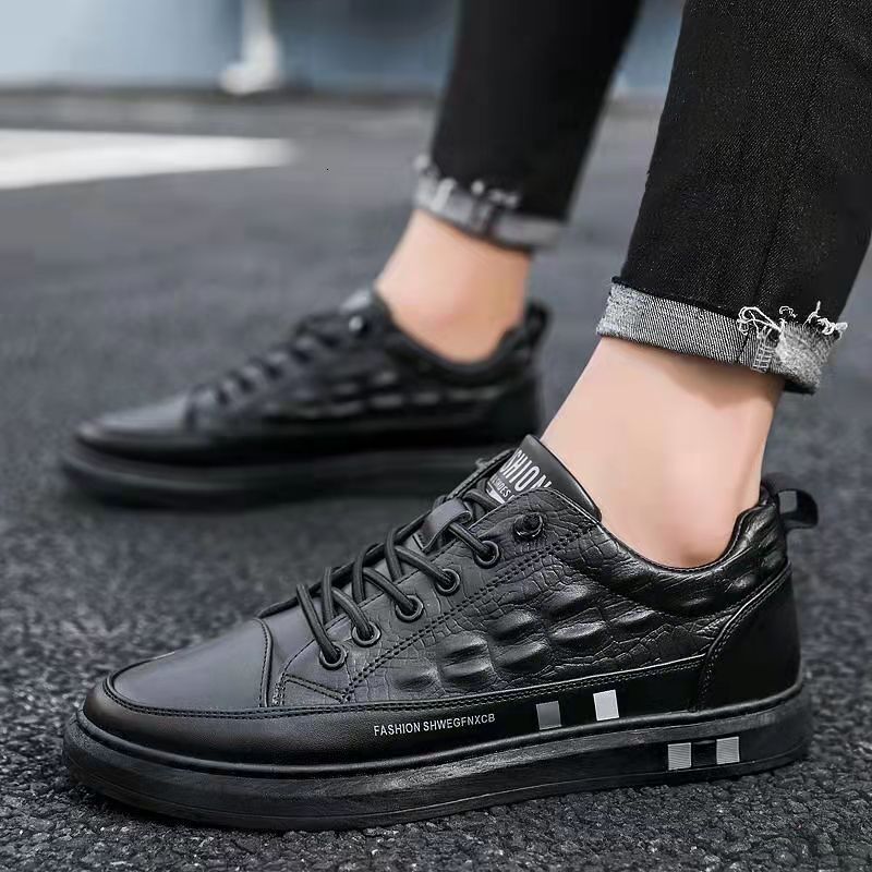 Men's casual sports Korean version fashion versatile spring and autumn outdoor hiking travel flat bottomed lace up PU running board shoes