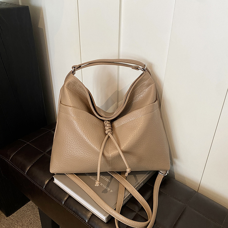 Simple And Stylish Bag New Trendy Large Capacity Backpack For Commuting Bags Handbags Women