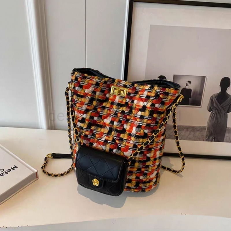 Fashion Classic Bag Designer 10a Top Nikiduncks Woman Handbagevening Bags Autumn and Winter for Women 2024 New Fashionable Commuting Bu