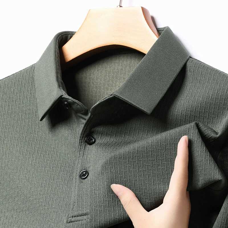 Luxury Quty New 2024 Autumn Mens Solid Color Checkered Long Sve Shirt Texture Business Casual Soft Collar T-shirt Top W241106
