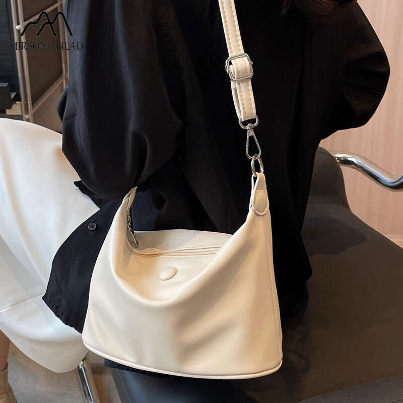Fashion Single Shoulder 2024 New Autumn And Winter Niche Commuting Simple Crossbody Bag Designer Style