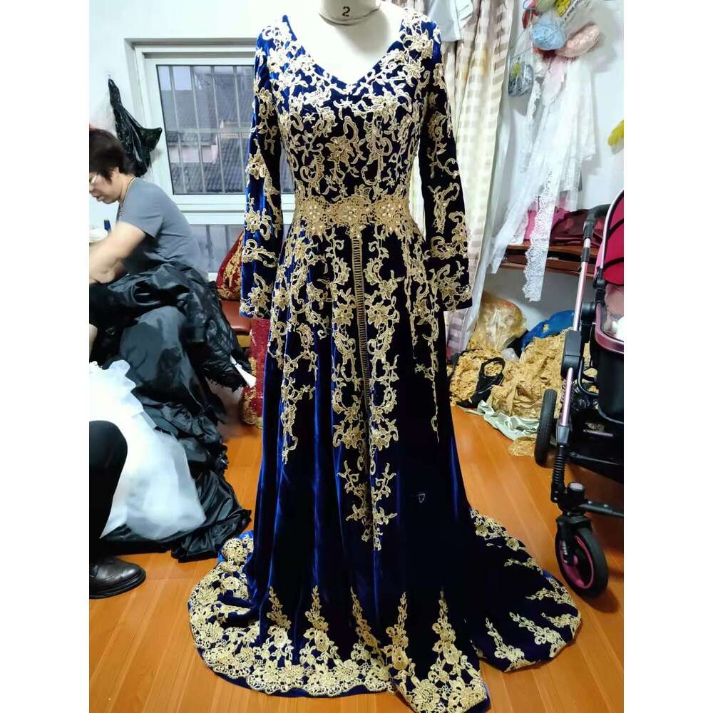 Caftan Marocain Royal Blue Evening Dresses Long Sleeve gold Applique kaftan Prom Dress with Cape Vestidos Formale De bc19730