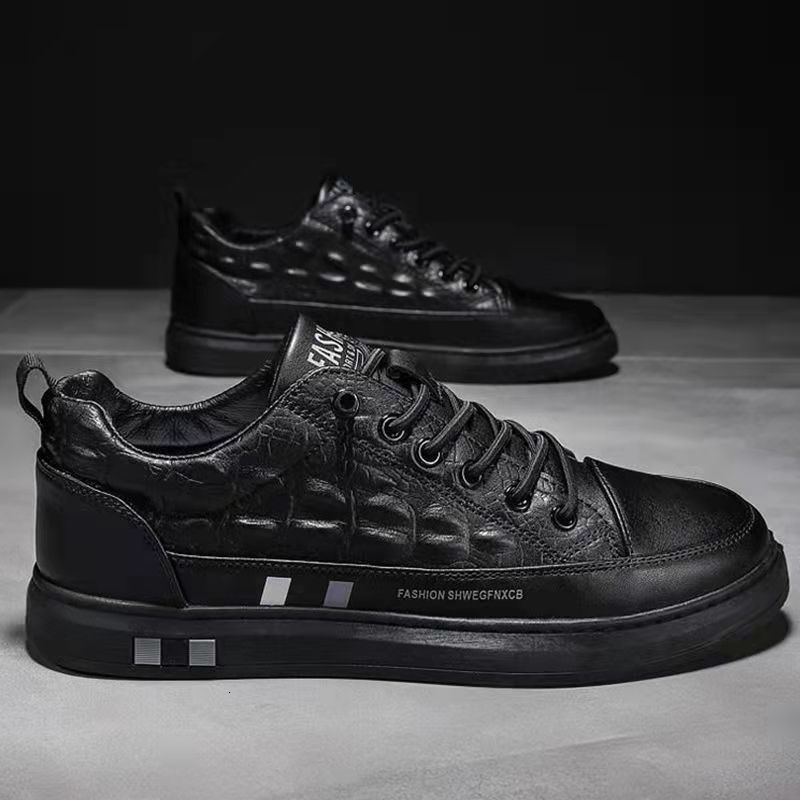 Men's casual sports Korean version fashion versatile spring and autumn outdoor hiking travel flat bottomed lace up PU running board shoes
